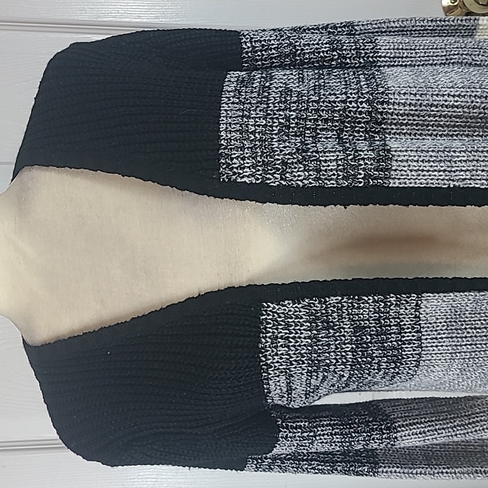 Fresh Colorblocked Cardigan - Picture 2 of 10